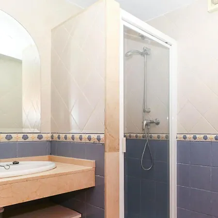 Romantic With Shared Sauna Málaga
